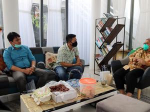 Minta Nasihat, Paslon Dadang-Sahrul Sambangi Mantan Gubernur Aher