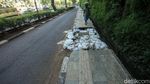 Duh, Bekas Galian Bikin Rusak Trotoar