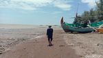 Foto-foto Air Laut Surut di Pantai Jepara