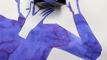 Dengan bermodalkan cat warna, ia membuat lukisan yang sangat keren. Foto: Instagram/abstractsunday