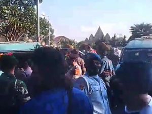 Acara Tabur Bunga di TMP Kalibata Ada Aksi Dukung KAMI