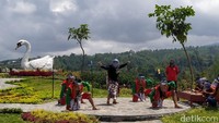 Sementara itu, Direktur BOB Indah Juanita mengatakan, destinasi baru ini bagus dan cukup lapang. Di lokasi ini penting sekali adanya manajemen pengunjung baik itu menyangkut masuknya pengunjung dan keluarnya.  