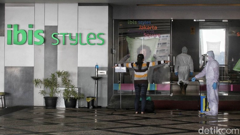 Ibis Styles Mangga Dua Tampung Pasien OTG COVID-19 Hotel Ibis Styles Mangga Dua, Jakarta, dijadikan tempat untuk isolasi mandiri pasien Orang Tanpa Gejala (OTG).