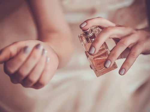 5 Parfum Bedak Bayi yang Wanginya Fresh dan Tidak Menyengat