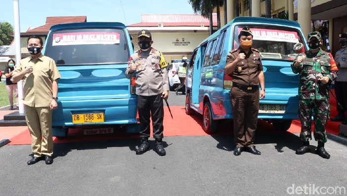 Kapolda Sulut Irjen Panca Putra bersama TNI dan Pemprov Sulut mengkampanyekan protokol kesehatan