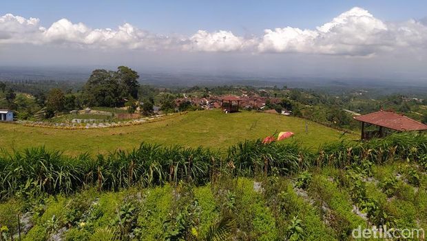 Keindahan 7 Gunung dari Puncak Gupak