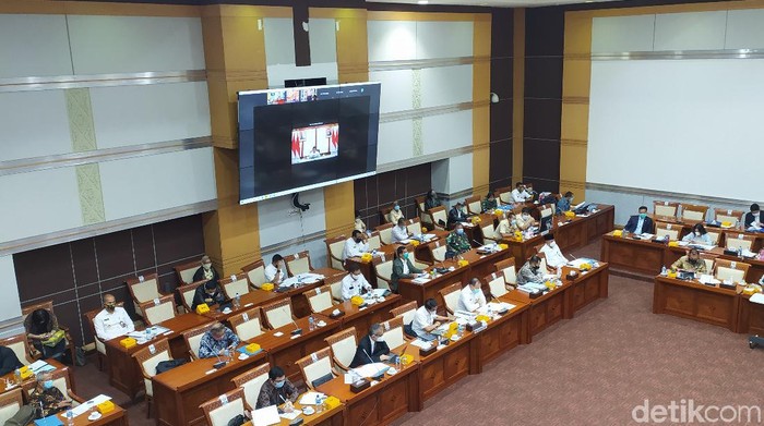 Komisi I DPR gelar rapat membahas kerja sama pertahanan RI-Swedia bersama Menhan Prabowo Subianto yang hadir secara virtual, serta perwakilan Kemenkumham dan Kemenlu.