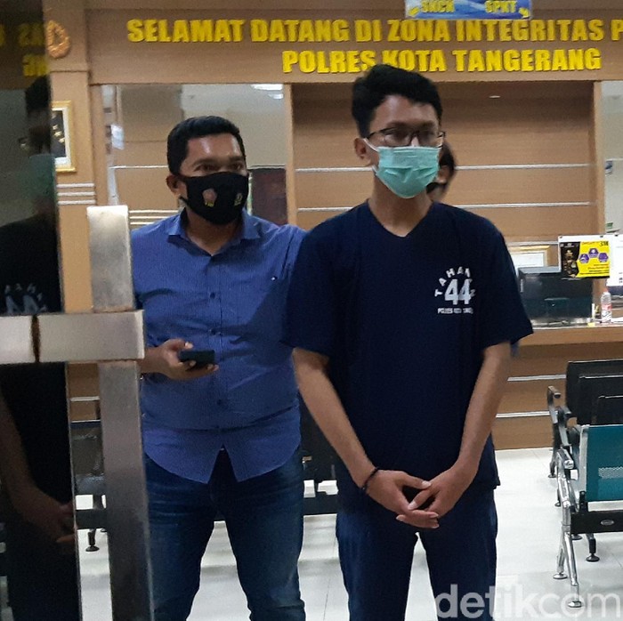 Satrio Katon Nugroho, pelaku pencoretan Musala Darussalam di Pasar Kemis, Tangerang, meyakini bahwa aksinya tersebut sebagai kebenaran.