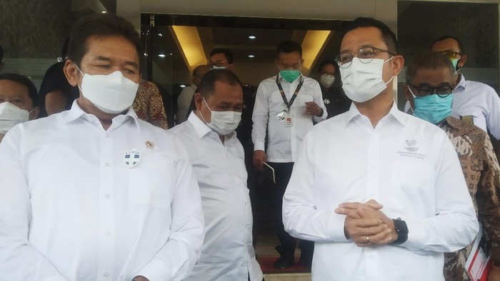Mensos Juliari dan Jaksa Agung ST Burhanuddin (Wilda-detikcom)