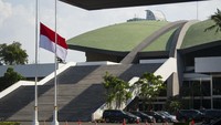 Anjuran itu tertuang dalam surat edaran penyelenggaraan upacara peringatan hari kesaktian Pancasila tahun 2020. Surat edaran ini juga ditandatangani Mendikbud, Nadiem Anwar Makarim.