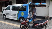 Fasilitas mobil keliling pembayaran pajak bertujuan untuk meningkatkan penerimaan pajak daerah serta mencegah persebaran COVID-19 dengan mencegah terjadi antrean saat membayar pajak.