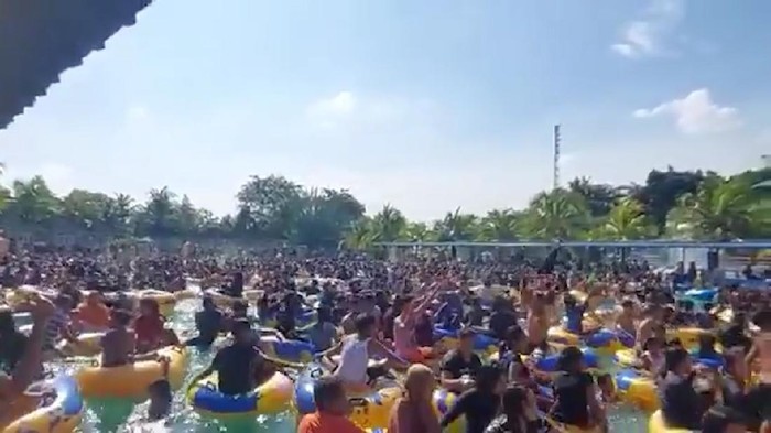 Beredar video party atau pesta di kolam renang. Disebut-sebut peristiwa itu terjadi di Deli Serdang, Sumut. Satgas COVID-19 turun tangan.