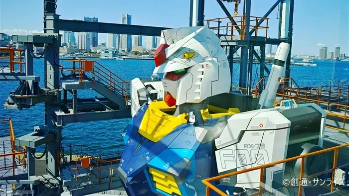 Patung Gundam Raksasa