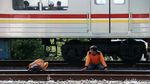 Foto Perawatan Rel Kereta Api di Pasar Minggu