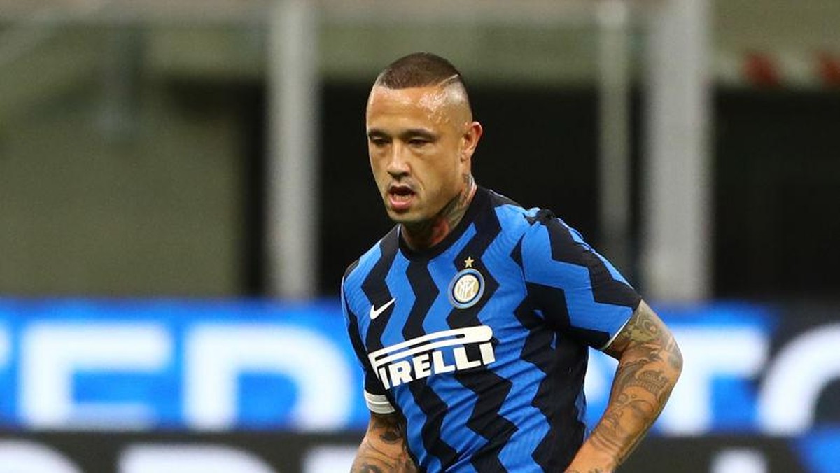 Radja Nainggolan merasa diperlakukan tidak adil oleh Antonio Conte di Inter Milan. (Foto: Getty Images/Marco Luzzani)