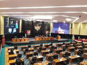 Bahas Raperda COVID-19, DPRD DKI Minta Pasien Isolasi Mandiri Dapat Bansos