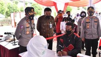 Korlantas Polri telah menggelar beberapa rangkaian kegiatan HUT Lalu Lintas ke-65 dengan konsep sederhana melalui pembagian sembako dan Rapid Test kepada masyarakat. Mengingat, dewasa ini sedang terjadi Pandemi virus corona. Foto: dok. Korlantas