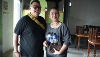 Reza Bukan mengaku sangat bahagia dan bersyukur atas bonus yang diberikan Tuhan ke padanya. Pool/Palevi S/detikFoto.