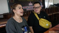 Serevina pun setia menanti Reza Bukan hingga akhirnya mereka menikah pada Minggu (27/9) lalu. Pool/Palevi S/detikFoto.