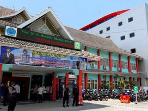 Ruang Isolasi Pasien COVID-19 di RSUD Bumiayu Brebes Hampir Penuh