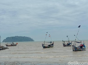Heboh Air Laut Surut di Pantai Jepara, Pemkab: Bukan Tanda Tsunami