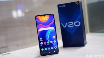 Vivo V20 punya fitur NFC yang tidak sekadar cek dan isi ulang uang elektronik. Foto: Adi Fida Rahman/detikINET