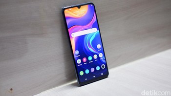 Vivo V20 dimodali Snapdragon 720G dengan RAM 8 GB dan ROM 128 GB.  Foto: Adi Fida Rahman/detikINET