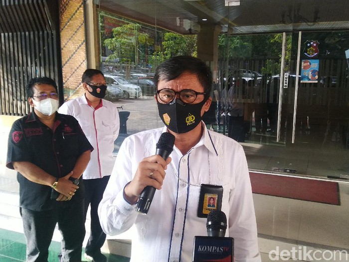 Wakil Ketua DPRD Kota Tegal Wasmad Edi Susilo diperiksa sebagai tersangka kasus dangdutan di tengah pandemi di Polda Jateng, Semarang, Rabu (30/9/2020).