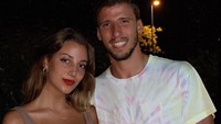 April Ivy adalah kekasih dari Ruben Dias yang baru saja menyelesaikan kontraknya dengan Manchester City. Foto: Instagram April Ivy