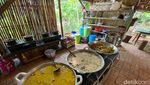 Asyiknya Makan Siang di Warung Tuman yang Ada di Tengah Kebun