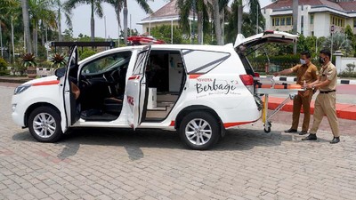 Bantuan Ambulans untuk Penanganan COVID-19