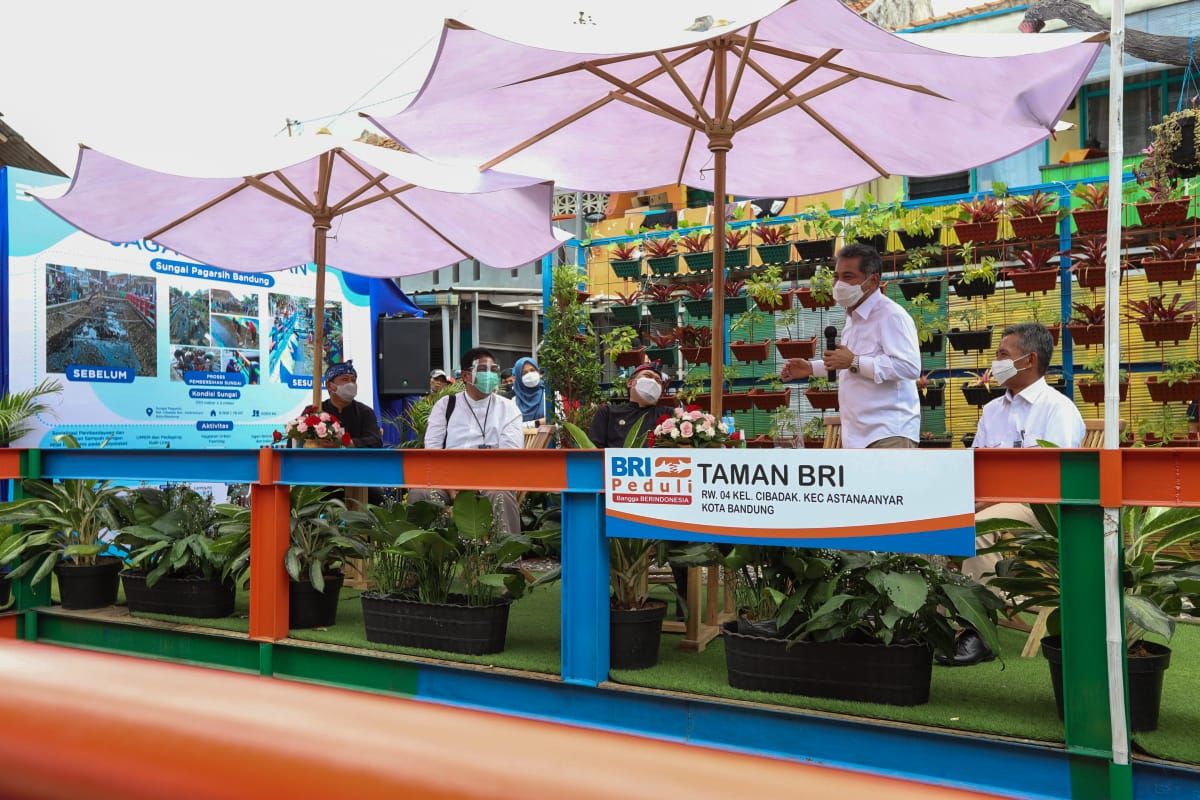 Bersih-bersih Sungai dengan tema 