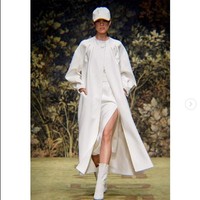 Chayathanus Saradatta atau Cheraim dikenal sebagai model yang kerap tampil untuk kampanye brand high end lokal dan internasional. Dia sudah melenggang sebagai model di berbagai negara seperti Italia, Prancis, Hong Kong dan Singapura. Foto: Instagram @ cheraims