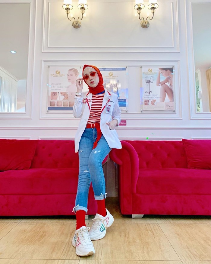 Dokter Gladys yang Disorot Karena Wajah Glowing Doyan Kelapa Muda Dokter Gladys yang Disorot Karena Wajah Glowing Doyan Kelapa Muda