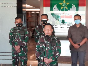 Pangdam Jaya: Bukan Poster Habib Rizieq Saja yang Kami Turunkan