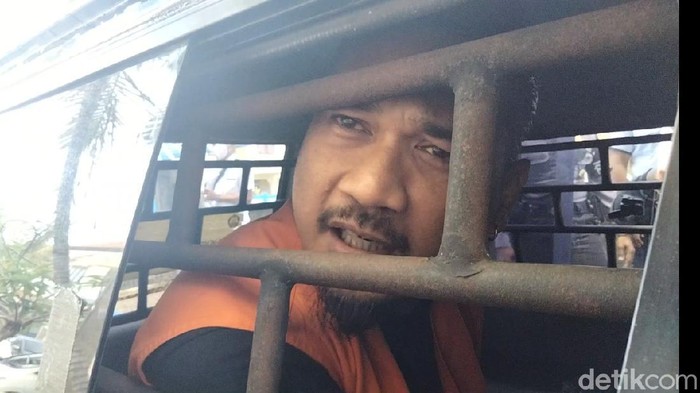 Jerinx SID di mobil tahanan, Kamis (1/10/2020).