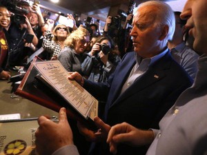 Joe Biden dan Diplomasi Mie hingga Pizza Dirinya Saat ke Luar Negeri