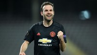 Man City 'Bikin' Juan Mata Nambah Trofi?