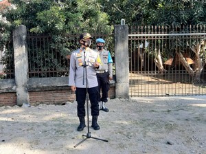 Polisi Akan Bubarkan Pendukung Paslon SUKA yang Berkerumun Saat Sidang Bawaslu