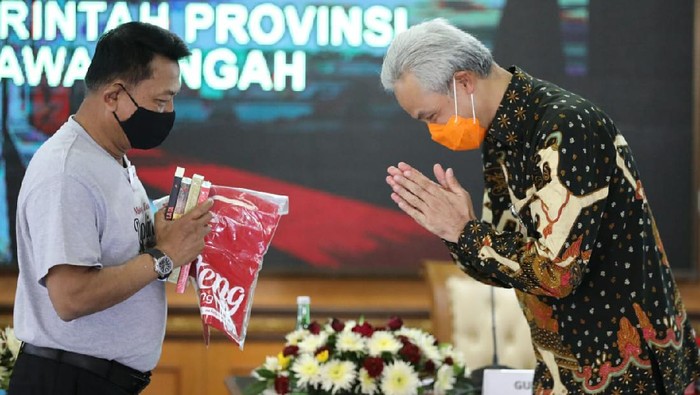 Kepala Kantor Staff Presiden (KSP) Moeldoko bertemu dengan Gubernur Jawa Tengah Ganjar Pranowo bertemu bahas virus Corona di Pemprov Jateng, Kamis (1/10/2020).