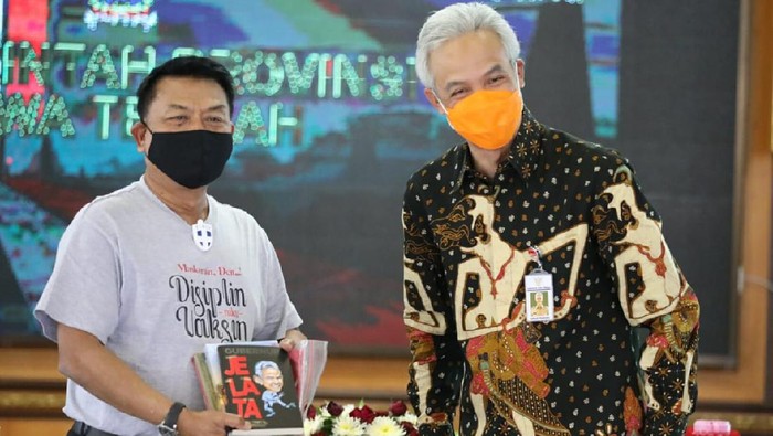 Kepala Kantor Staff Presiden (KSP) Moeldoko bertemu dengan Gubernur Jawa Tengah Ganjar Pranowo bertemu bahas virus Corona di Pemprov Jateng, Kamis (1/10/2020).