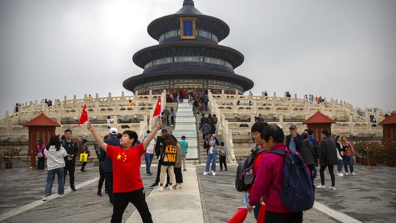 Libur Hari Nasional, Objek Wisata di China Ramai Wisatawan Libur Hari Nasional China, dimanfaatkan warga di Negeri Tirai Bambu untuk berwisata. Sejumlah objek wisata di kawasan Beijing pun ramai dikunjungi warga.
