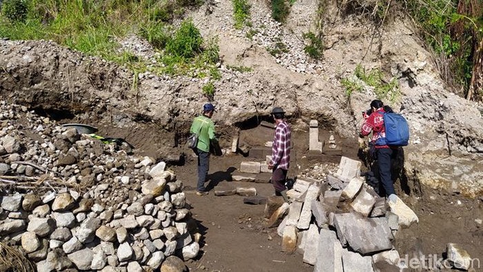 Lokasi penemuan struktur batu andesit diduga candi di lereng Gunung Merapi-Merbabu