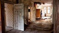 Di Eckardts, sebuah desa yang berada tak jauh dari Eisenach dibiarkan terbengkalai. Desa tersebut sebelumnya merupakan salah satu lokasi pertanian utama di era Jerman Timur.  