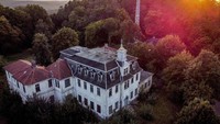 Jerman Timur, atau nama resminya Republik Demokratik Jerman atau RDJ merupakan negara Blok Timur selama periode Perang Dingin. Wilayah Jerman Timur sebelumnya merupakan wilayah Jerman yang diduduki oleh pasukan Soviet setelah berakhirnya Perang Dunia II.   