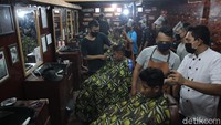 Selain di Jogjakarta, BL Barber School mempunyai beberapa cabang di area Jawa yaitu di Bekasi, Jawa Barat; Lumajang, Jawa Timur; dan Boyolali, Jawa Tengah.  