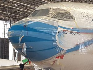Melihat Penampakan Pesawat Garuda Indonesia Kenakan Masker