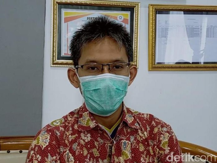 Petugas Satgas COVID-19 di Surabaya dilumuri kotoran oleh istri pasien positif COVID-19. Ada tiga petugas yang dilumuri.