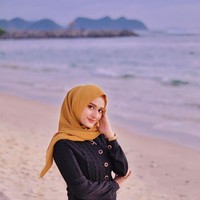 Karena dulu aku tuh sempat kecewa dan stres banget gitu. Dulu emang aku super gemuk banget, diledekin sama teman-teman aku. Dikatain, dibully. Sakit sih tapi aku sabar. Dan makin lebih sakitnya lagi aku itu ditinggal nikah sama pacar aku, kata Tary, Rabu (30/9/2020). Foto: Instagram @tarysyhntya