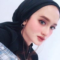 Setelah ditinggal menikah mantan pacarnya, Tary kembali berpacaran dengan seorang pria. Namun lagi-lagi percintaannya kandas karena berat badan pada 2019. Sang kekasih sudah beberapakali selingkuh darinya. Dianya malu ternyata pacaran sama aku, gara-gara aku kayak mama-mama katanya. Nggak tahu deh gimana, kecewa sakit hati campur aduk deh, ujarnya. Foto: Instagram @tarysyhntya